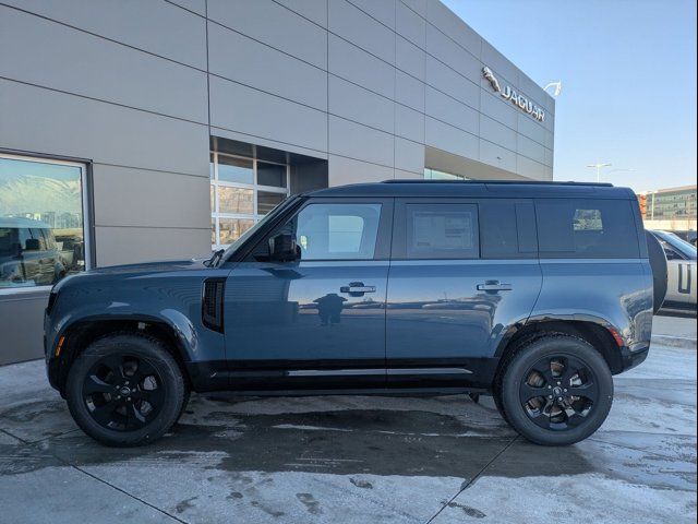 2025 Land Rover Defender X-Dynamic SE