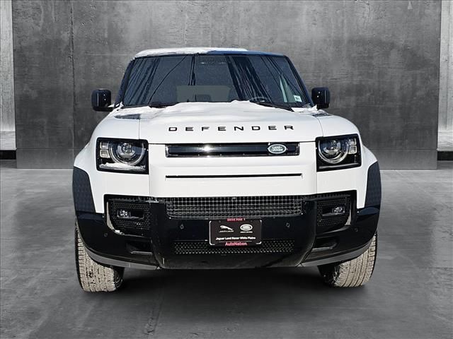 2025 Land Rover Defender X-Dynamic SE