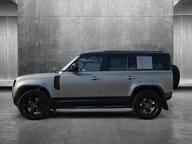 2025 Land Rover Defender X-Dynamic SE