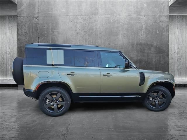 2025 Land Rover Defender X-Dynamic SE