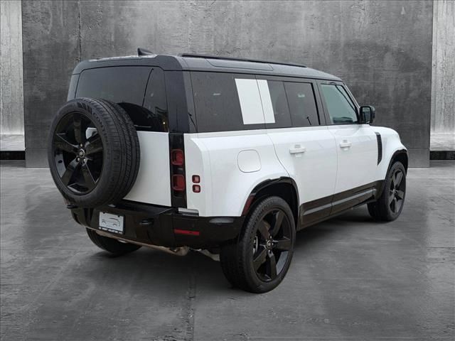 2025 Land Rover Defender X-Dynamic SE