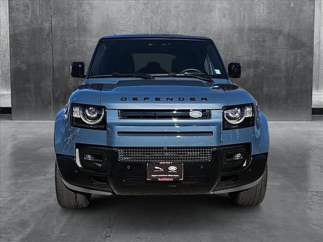 2025 Land Rover Defender X-Dynamic SE