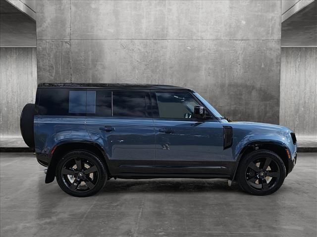 2025 Land Rover Defender X-Dynamic SE