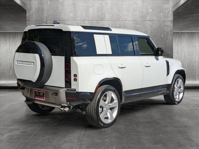 2025 Land Rover Defender X-Dynamic SE