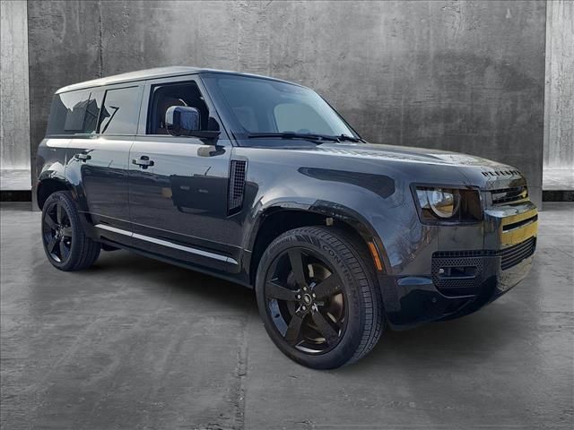 2025 Land Rover Defender X-Dynamic SE