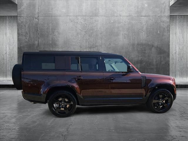 2025 Land Rover Defender X-Dynamic SE