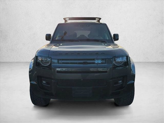 2025 Land Rover Defender X-Dynamic SE