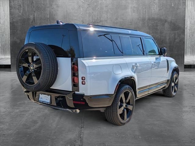 2025 Land Rover Defender X-Dynamic SE