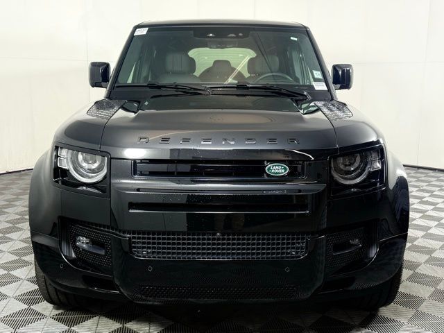 2025 Land Rover Defender V8