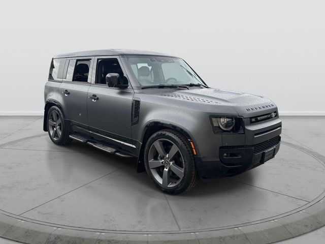 2025 Land Rover Defender V8