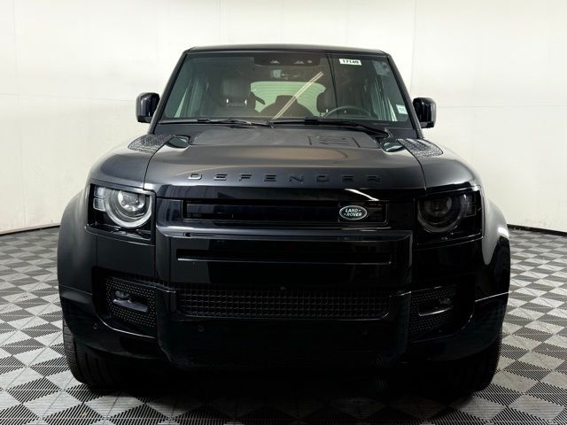 2025 Land Rover Defender V8