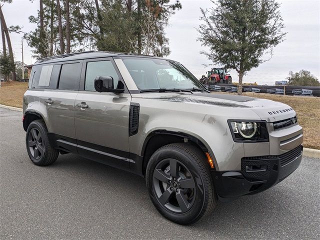 2025 Land Rover Defender X-Dynamic SE