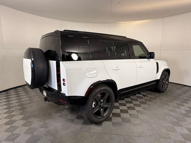 2025 Land Rover Defender X-Dynamic SE