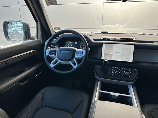 2025 Land Rover Defender X-Dynamic SE