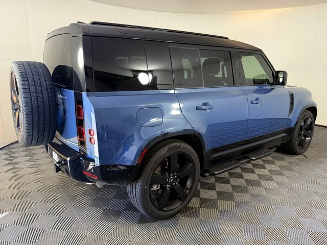 2025 Land Rover Defender X-Dynamic SE