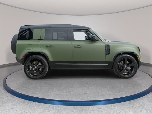 2025 Land Rover Defender X-Dynamic SE