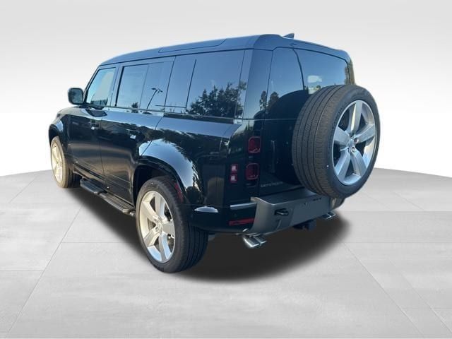 2025 Land Rover Defender X-Dynamic SE