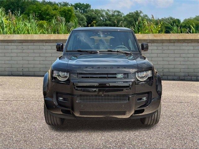 2025 Land Rover Defender X-Dynamic SE