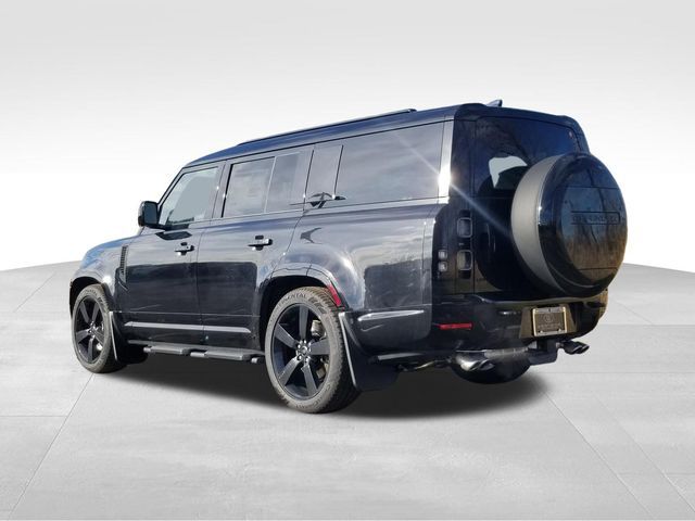 2025 Land Rover Defender V8