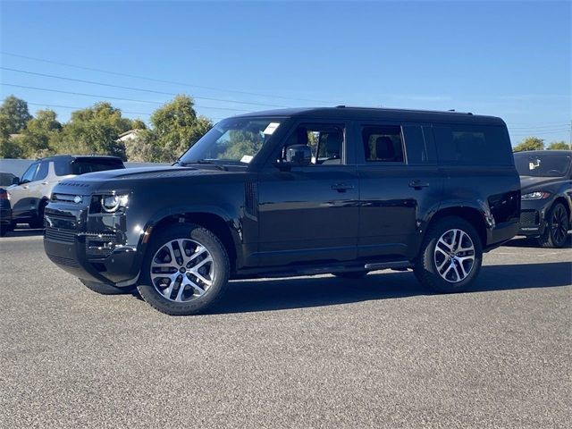 2025 Land Rover Defender X-Dynamic SE