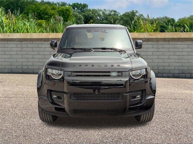 2025 Land Rover Defender X-Dynamic SE