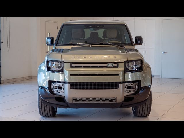 2025 Land Rover Defender X-Dynamic SE