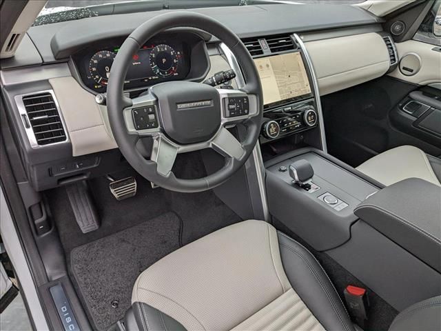 2025 Land Rover Discovery Dynamic SE