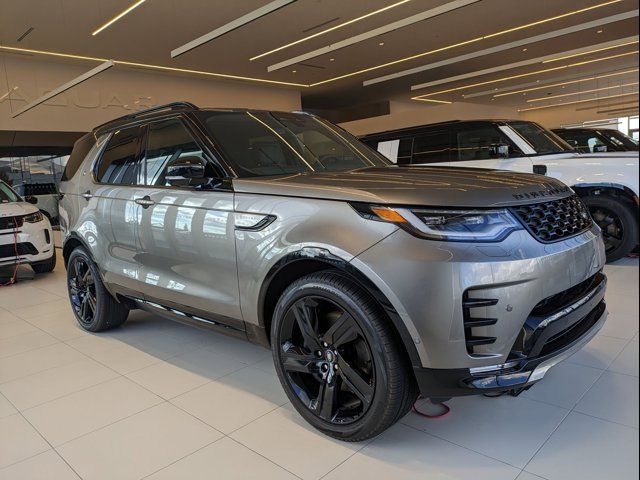 2025 Land Rover Discovery Dynamic SE