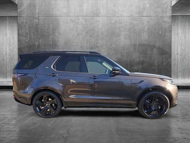 2025 Land Rover Discovery Metropolitan Edition