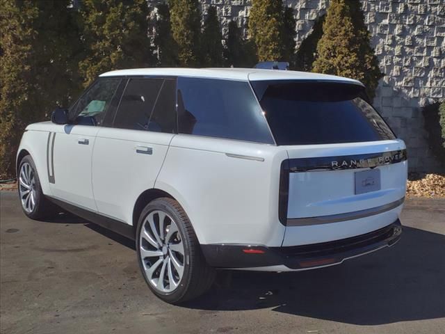 2025 Land Rover Range Rover SE