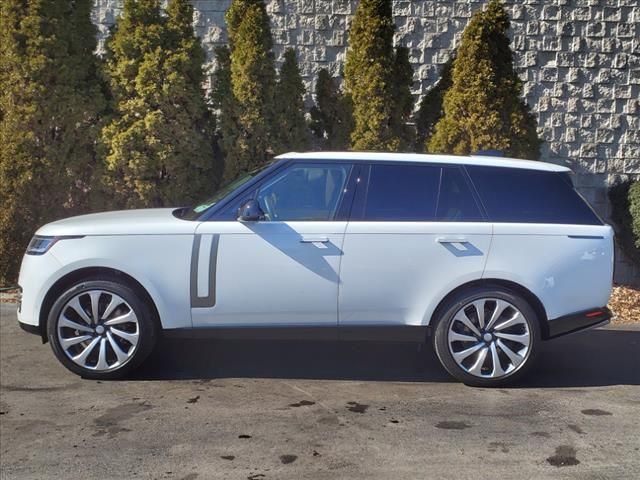 2025 Land Rover Range Rover SE