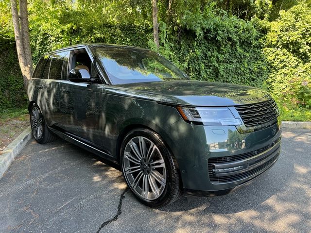 2025 Land Rover Range Rover SE