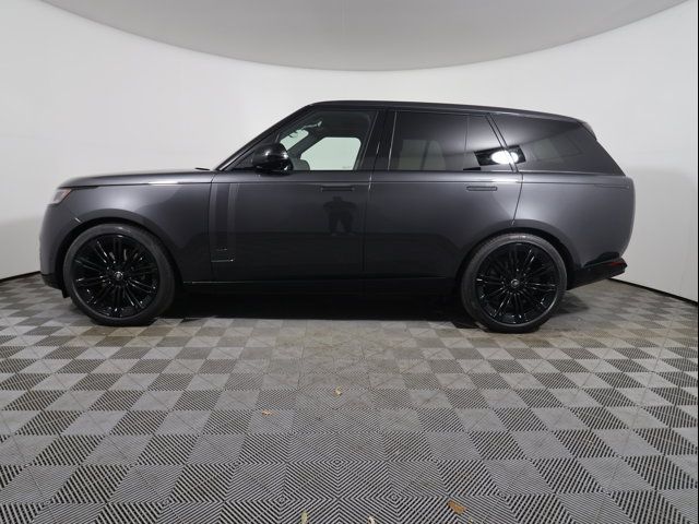 2025 Land Rover Range Rover SE