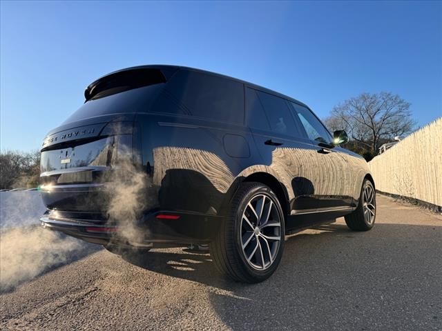 2025 Land Rover Range Rover SE