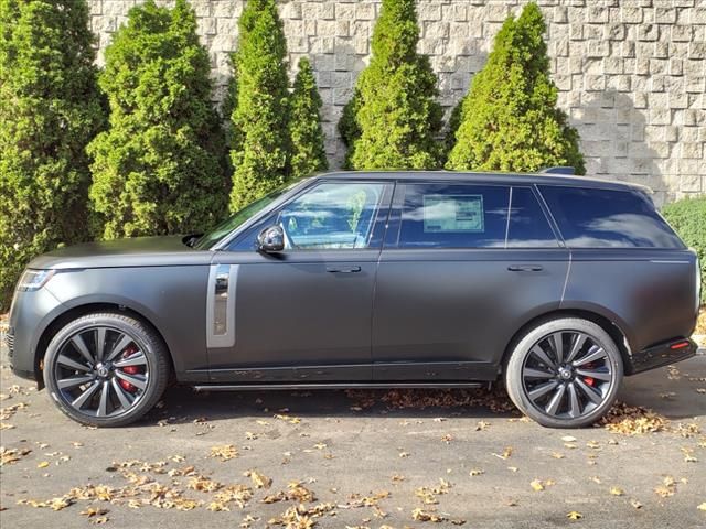 2025 Land Rover Range Rover SV