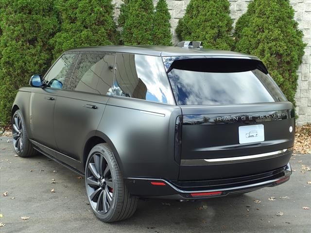 2025 Land Rover Range Rover SV