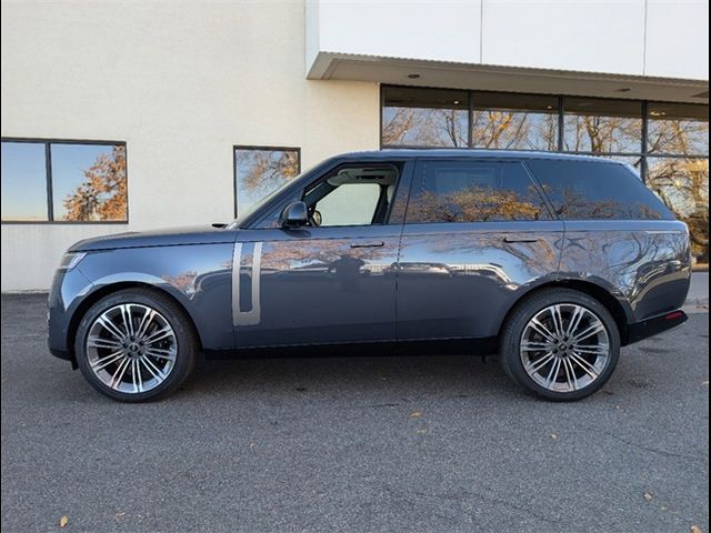 2025 Land Rover Range Rover SE