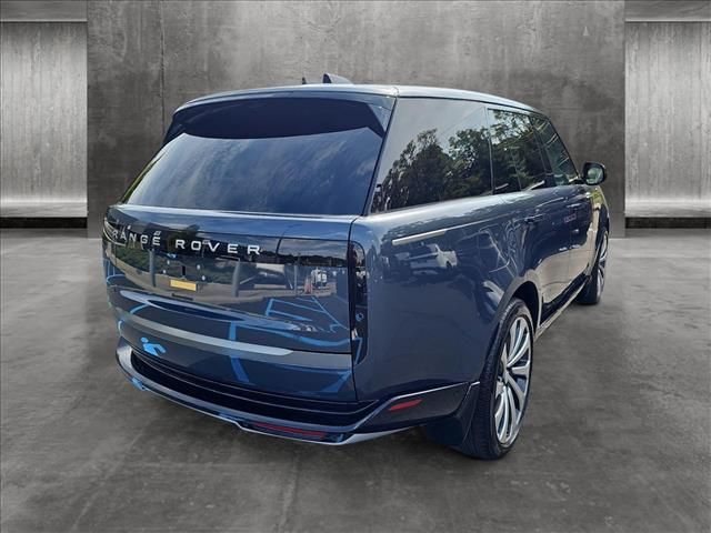 2025 Land Rover Range Rover SE