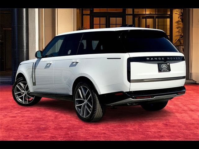 2025 Land Rover Range Rover SE