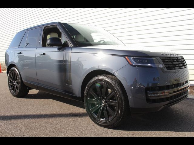 2025 Land Rover Range Rover SE