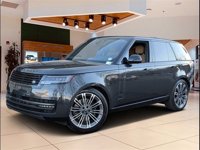 2025 Land Rover Range Rover SE