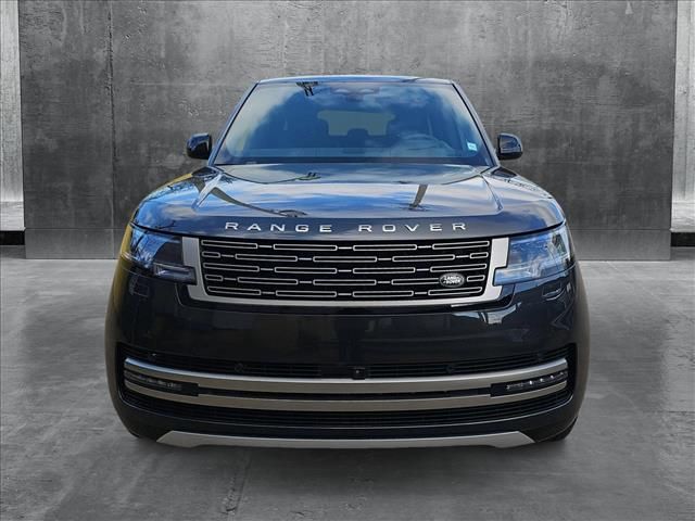 2025 Land Rover Range Rover SE