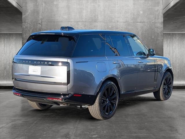 2025 Land Rover Range Rover SE