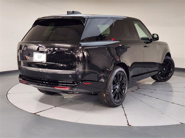 2025 Land Rover Range Rover SE