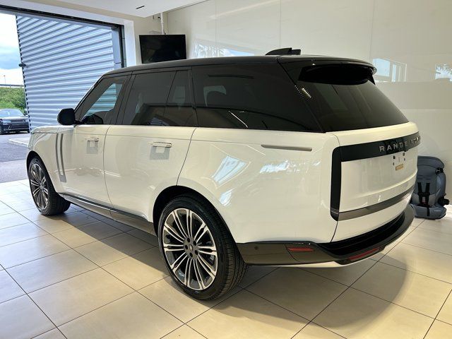 2025 Land Rover Range Rover SE