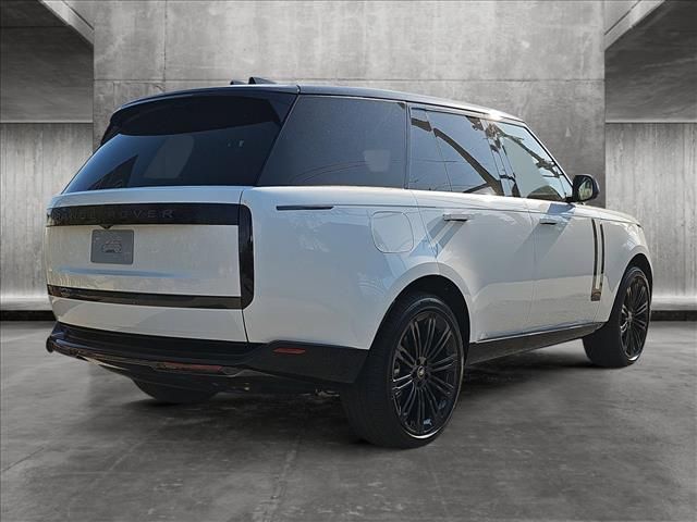 2025 Land Rover Range Rover SE