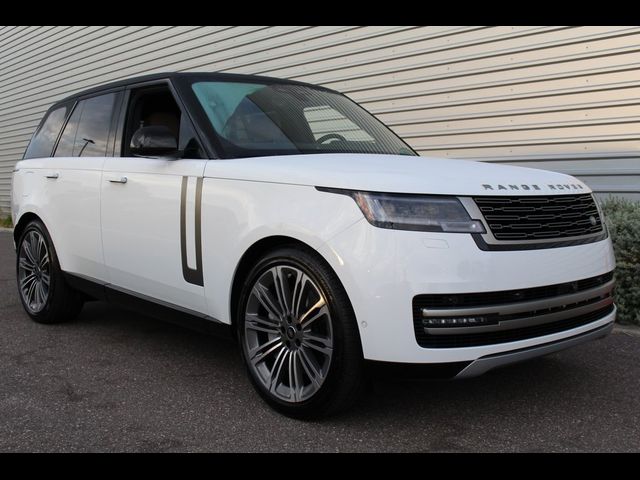 2025 Land Rover Range Rover SE