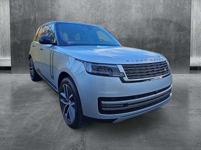 2025 Land Rover Range Rover SE