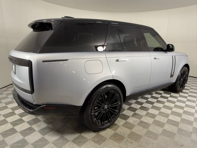 2025 Land Rover Range Rover SE