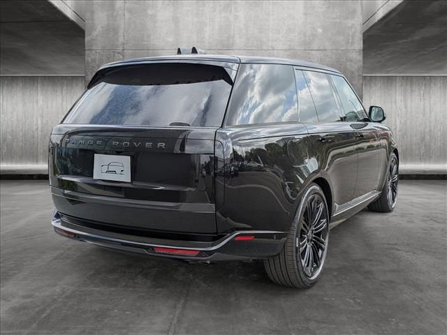 2025 Land Rover Range Rover SE